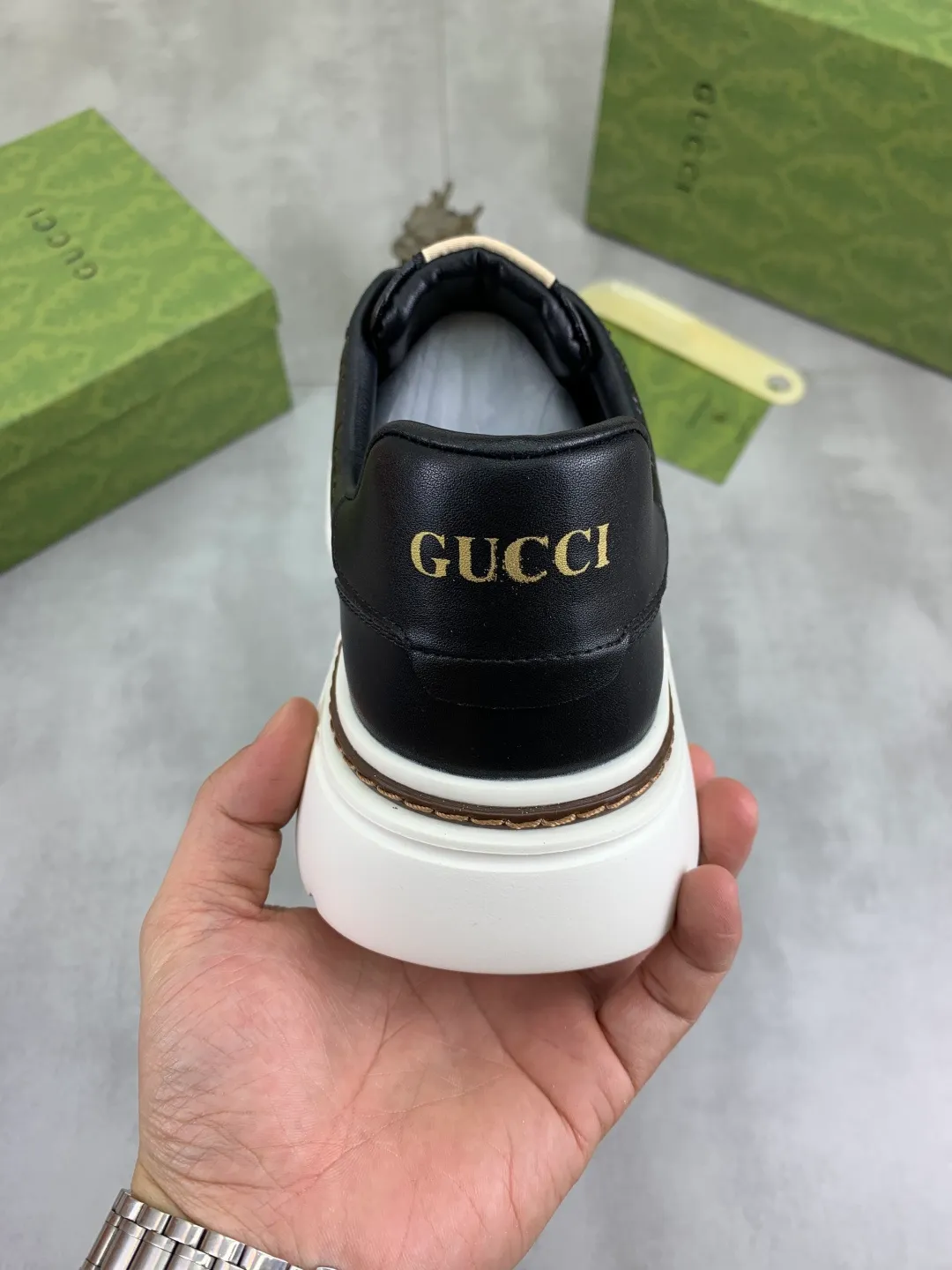 Men's shoes 💰P400💰[New style]🆘 The latest model from Gucci GUCCI official website🎁Classic casual and fashionable men's shoes👟Best model💥The style is simple and elegant, exclusive for trendy men. Unique official website latest brand elements👑Gucci original decoration, fashionable and generous, original soft calfskin fabric➕Comfortable soft first-layer pigskin lining ✅The official website specifies wear-resistant casual outsole, the classic model is photographed in real life🎬Color: 2️⃣colors available😍Number of codes: 38-44